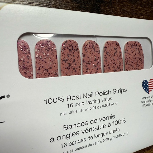 Color Street Nail Polish Strips: Sugarplum Fairy - Picture 6 of 8